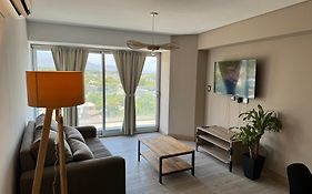 Departamento con vista a la ciudad y cordillera ,con balcón